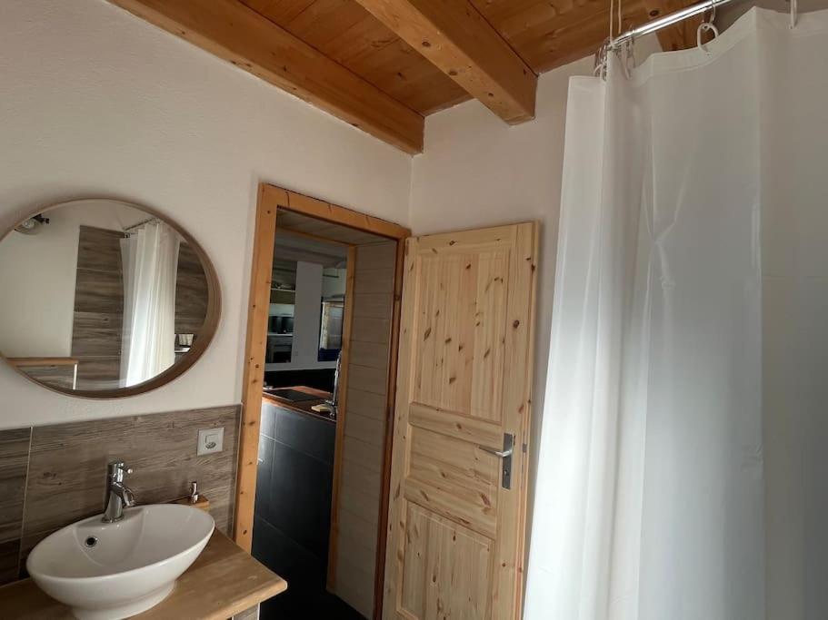 Appartement Loft Des Milans, Petit Nid Douillet Perche Sur La Campagne à Ecublens  Extérieur photo
