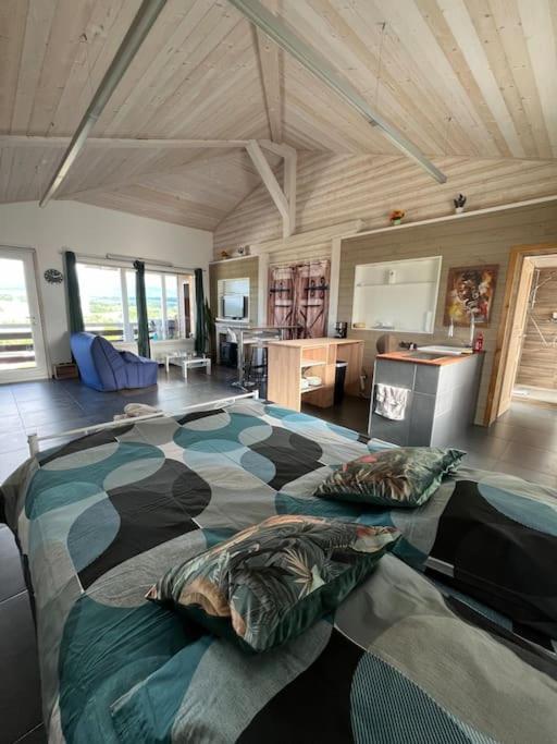 Appartement Loft Des Milans, Petit Nid Douillet Perche Sur La Campagne à Ecublens  Extérieur photo